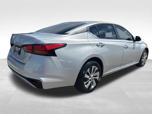 2021 Nissan Altima S FWD