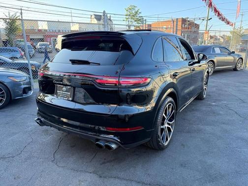 2020 Porsche Cayenne Turbo