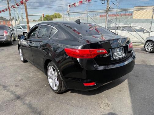 2013 Acura ILX 2.0L w/Premium Package