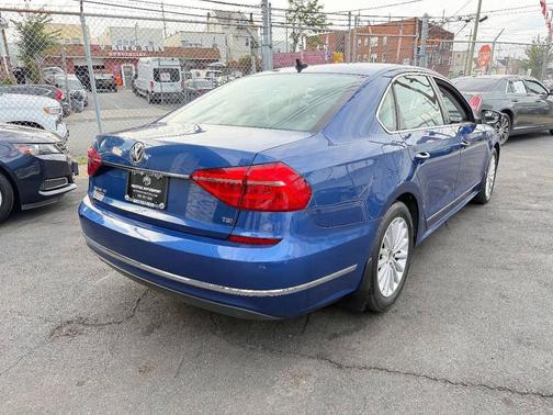 2016 Volkswagen Passat 1.8T SE