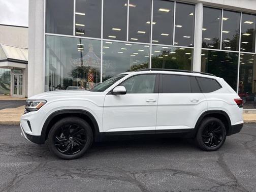 2022 Volkswagen Atlas 3.6L SE w/Technology