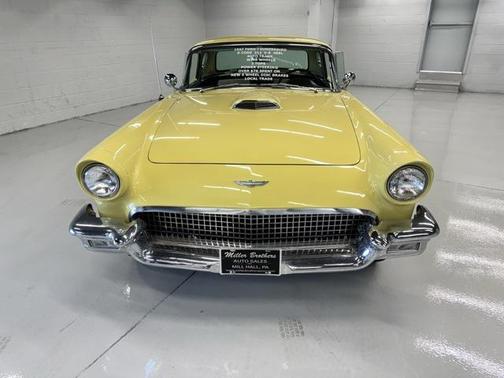 1957 Ford Thunderbird Base