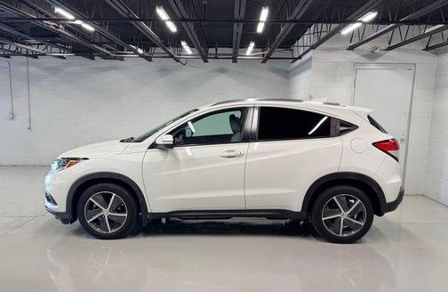 White 2022 Honda HR-V EX