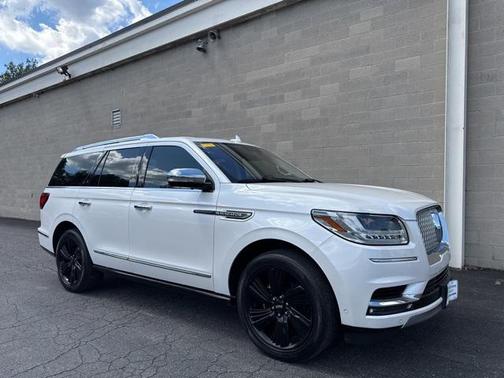 2018 Lincoln Navigator Black Label