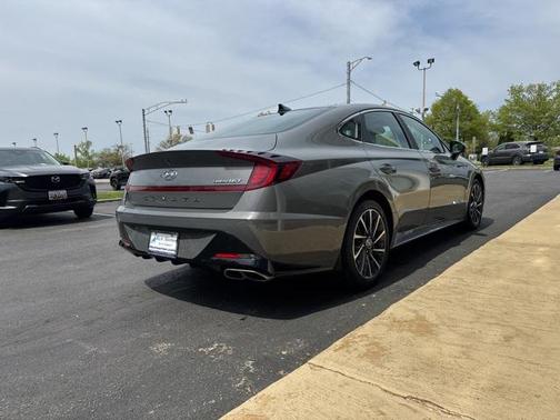 2022 Hyundai SONATA Limited