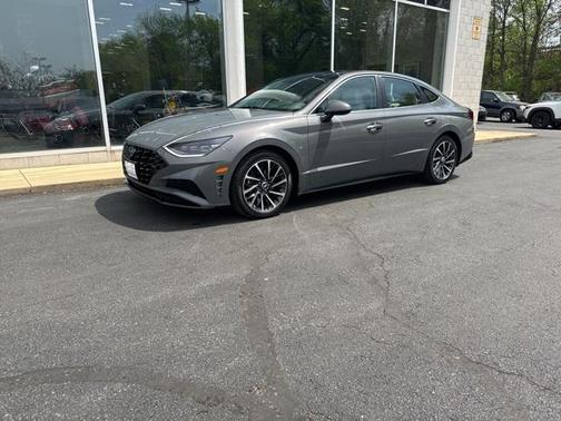 2022 Hyundai SONATA Limited
