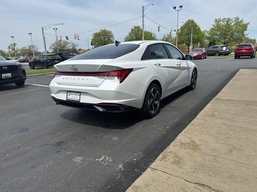 2021 Hyundai ELANTRA SEL
