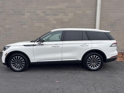 2023 Lincoln Aviator Standard AWD