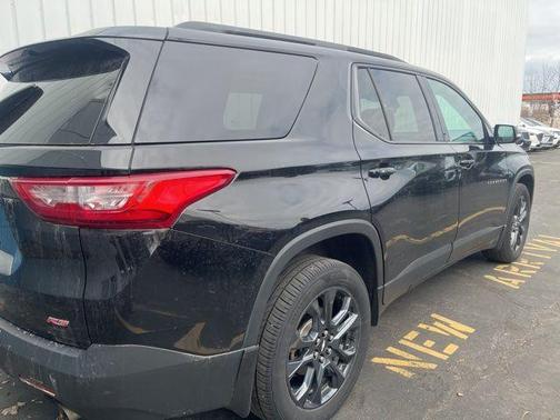 Mosaic Black Metallic 2020 Chevrolet Traverse RS