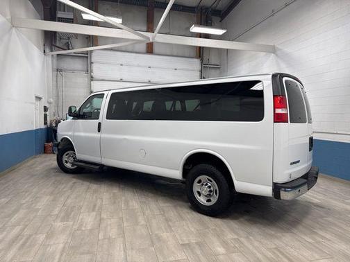 2023 Chevrolet Express 3500 LT