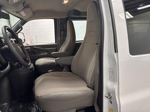 2023 Chevrolet Express 3500 LT