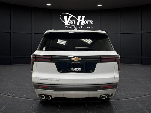 Polar White 2026 Chevrolet Traverse LT