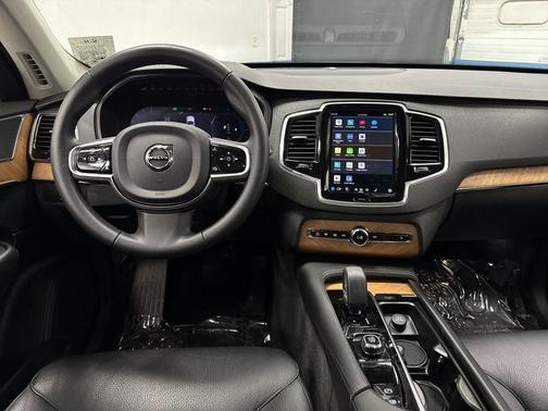 2024 Volvo XC90 B5 Plus Bright Theme