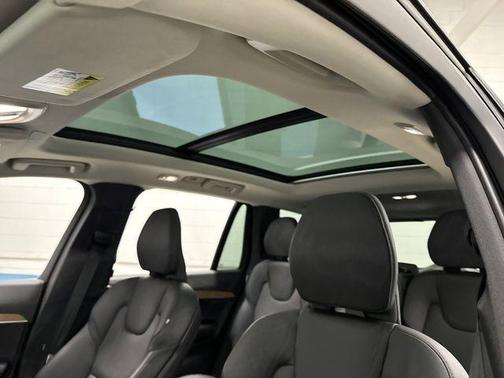 2024 Volvo XC90 B5 Plus Bright Theme