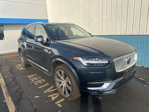 2024 Volvo XC90 B5 Plus Bright Theme