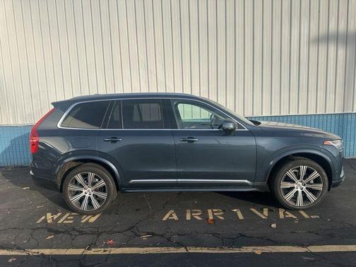 2024 Volvo XC90 B5 Plus Bright Theme