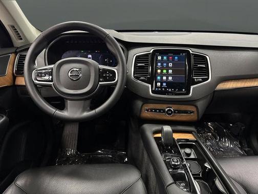 2024 Volvo XC90 B5 Plus Bright Theme