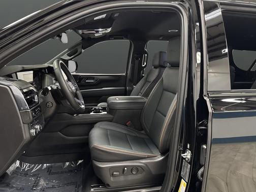 2025 GMC Yukon XL AT4