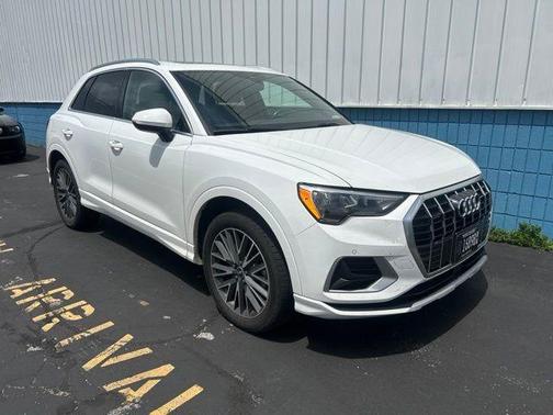 Ibis White 2021 Audi Q3 40 Premium