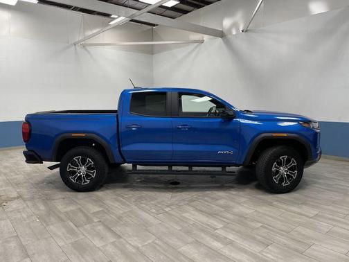 2024 GMC Canyon AT4