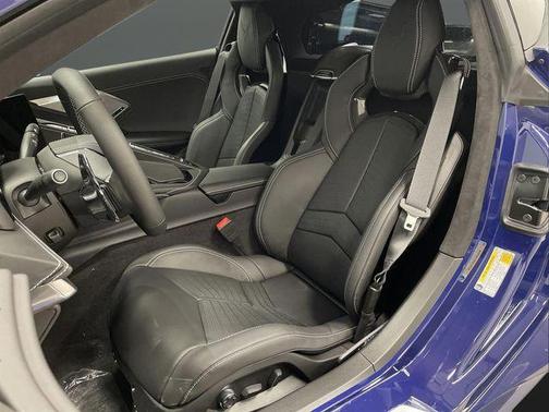 2025 Chevrolet Corvette Stingray w/3LT