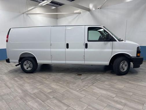 Summit White 2026 Chevrolet Express 3500 Work Van