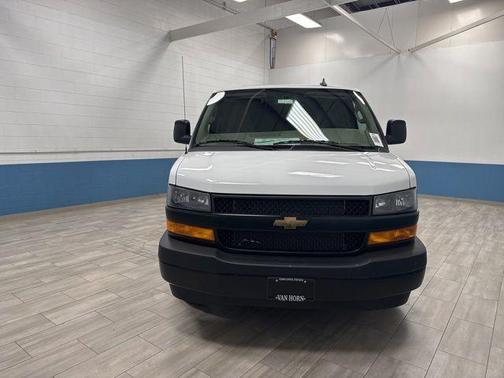 Summit White 2026 Chevrolet Express 3500 Work Van