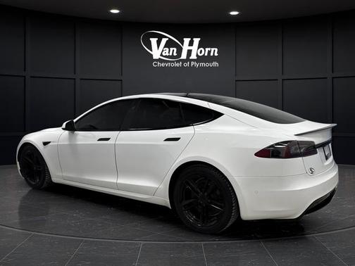 2022 Tesla Model S Plaid