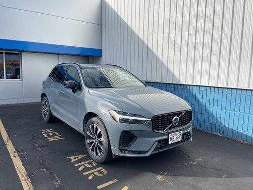 2024 Volvo XC60 B5 Plus Dark Theme