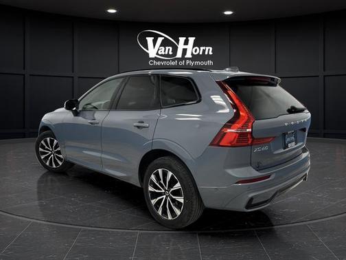 2024 Volvo XC60 B5 Plus Dark Theme