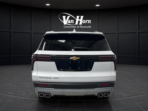 Summit White 2026 Chevrolet Traverse LT