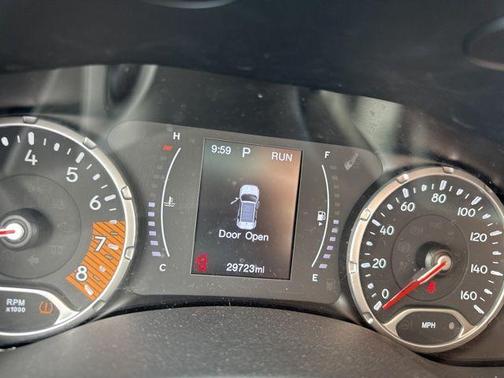 Alpine White Clearcoat 2023 Jeep Renegade Latitude