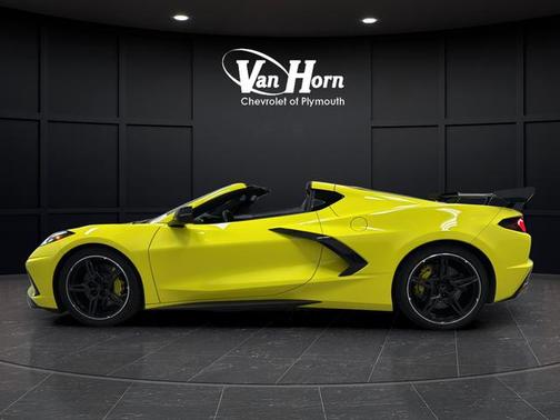 Accelerate Yellow Metallic 2021 Chevrolet Corvette Stingray w/3LT