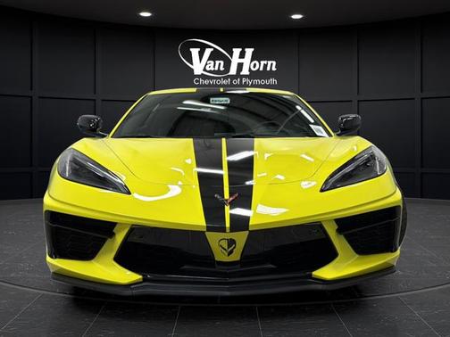 Accelerate Yellow Metallic 2021 Chevrolet Corvette Stingray w/3LT