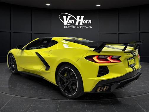 Accelerate Yellow Metallic 2021 Chevrolet Corvette Stingray w/3LT