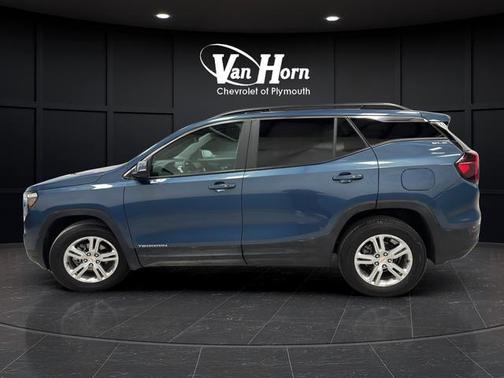 Metallic 2024 GMC Terrain SLE