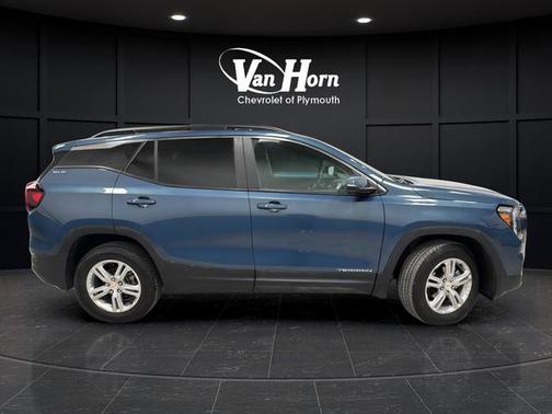 Metallic 2024 GMC Terrain SLE