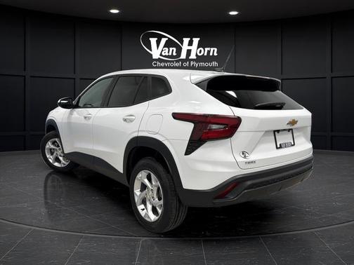 Summit White 2025 Chevrolet Trax LS