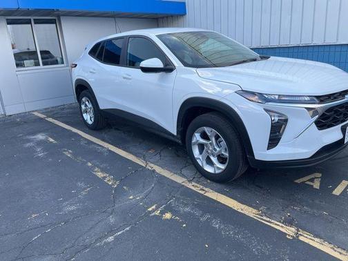 2025 Chevrolet Trax LS