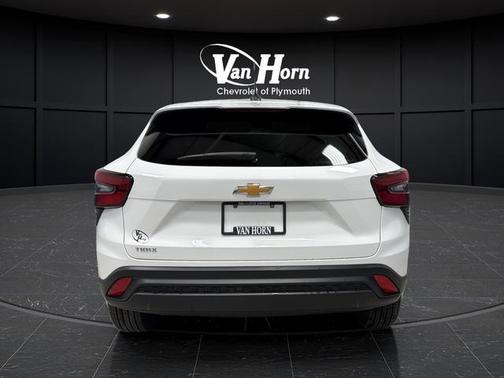 Summit White 2025 Chevrolet Trax LS