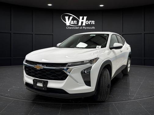 Summit White 2025 Chevrolet Trax LS