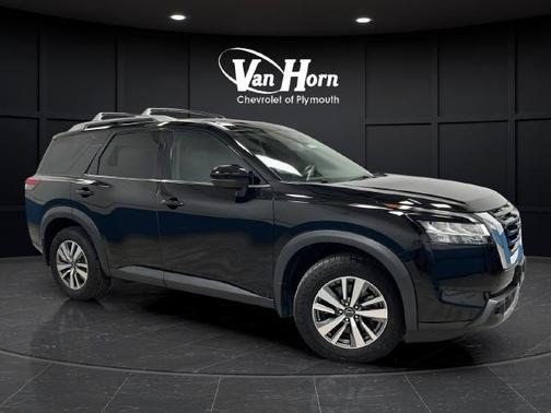Black 2023 Nissan Pathfinder SL