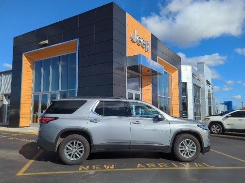 2023 Chevrolet Traverse LT Cloth