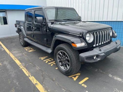 Black Clearcoat 2022 Jeep Gladiator Overland