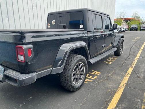 Black Clearcoat 2022 Jeep Gladiator Overland