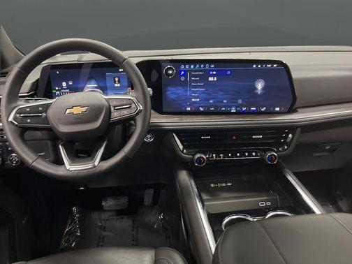 2025 Chevrolet Suburban LT