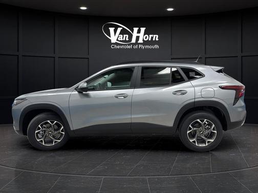 Sterling Gray Metallic 2026 Chevrolet Trax LT