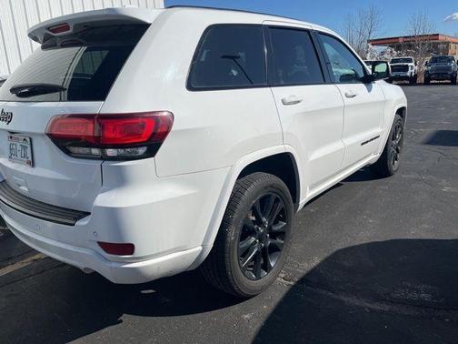 2017 Jeep Grand Cherokee Altitude