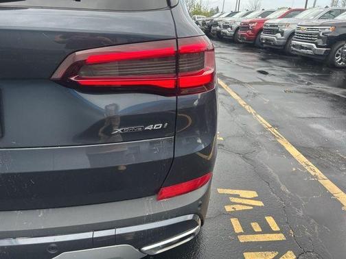 Gray Metallic 2021 BMW X5 xDrive40i