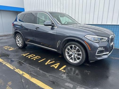 Gray Metallic 2021 BMW X5 xDrive40i
